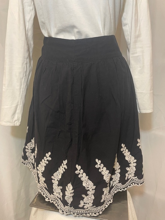 Candy Rain Dresses & Skirts - Candy Rain Black Embroidered Skirt - Women Size M, Waist 30”, Length 19” cotton